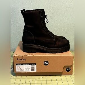 Taos Footwear Women's Boots “Groupie” size 8-8.5
